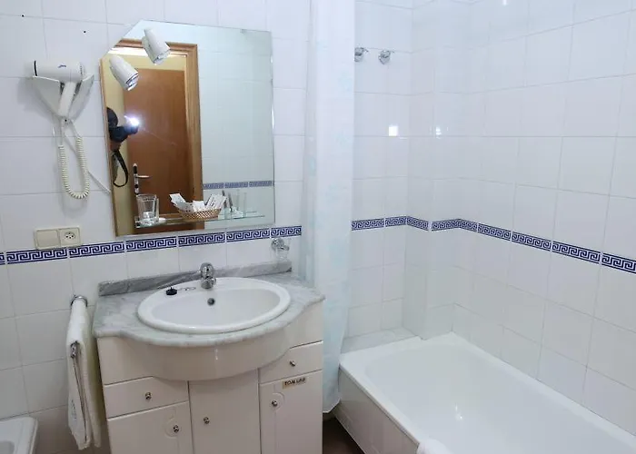 Hotel Bello * O Pino