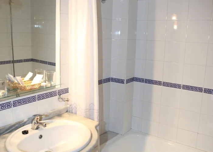 Hotel Bello * O Pino